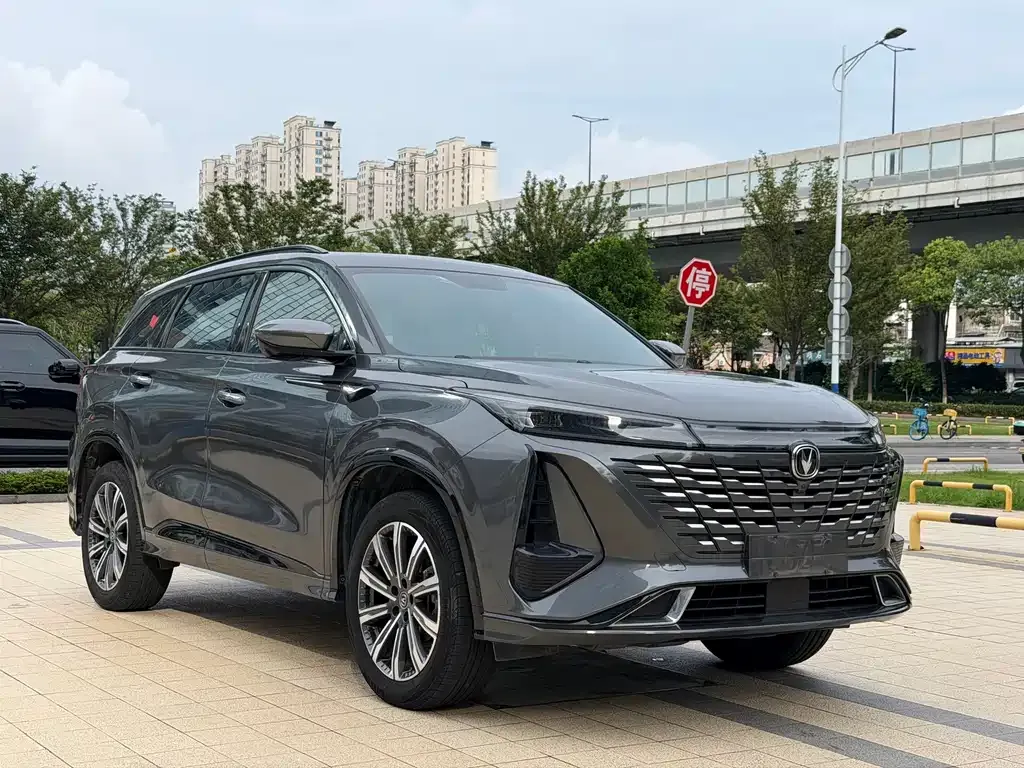 Changan CS75PLUS — фото 1