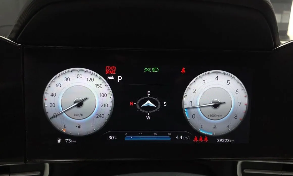 Hyundai AVANTE — фото 2