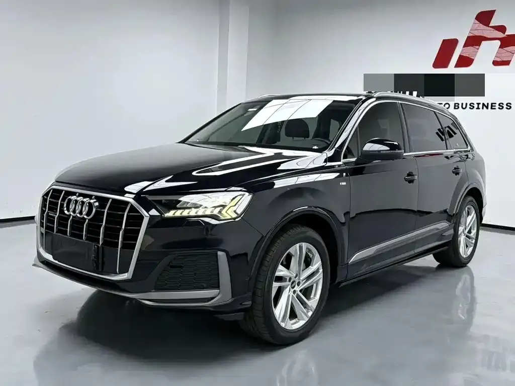 Audi Q7 — фото 1
