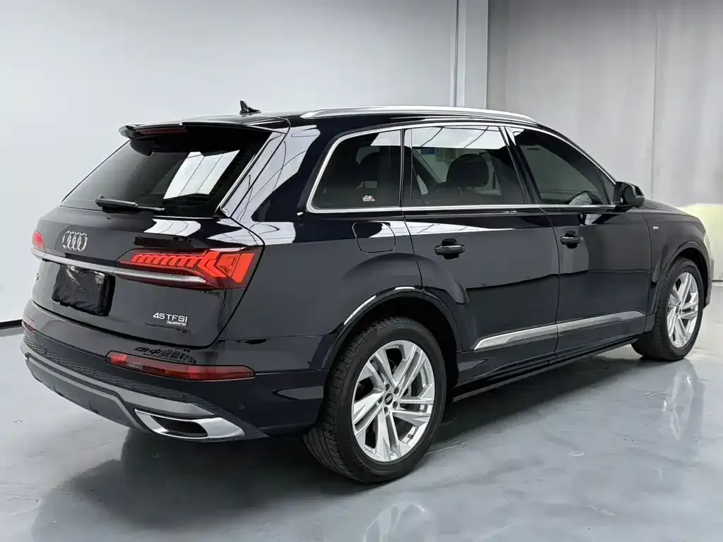 Audi Q7 — фото 5