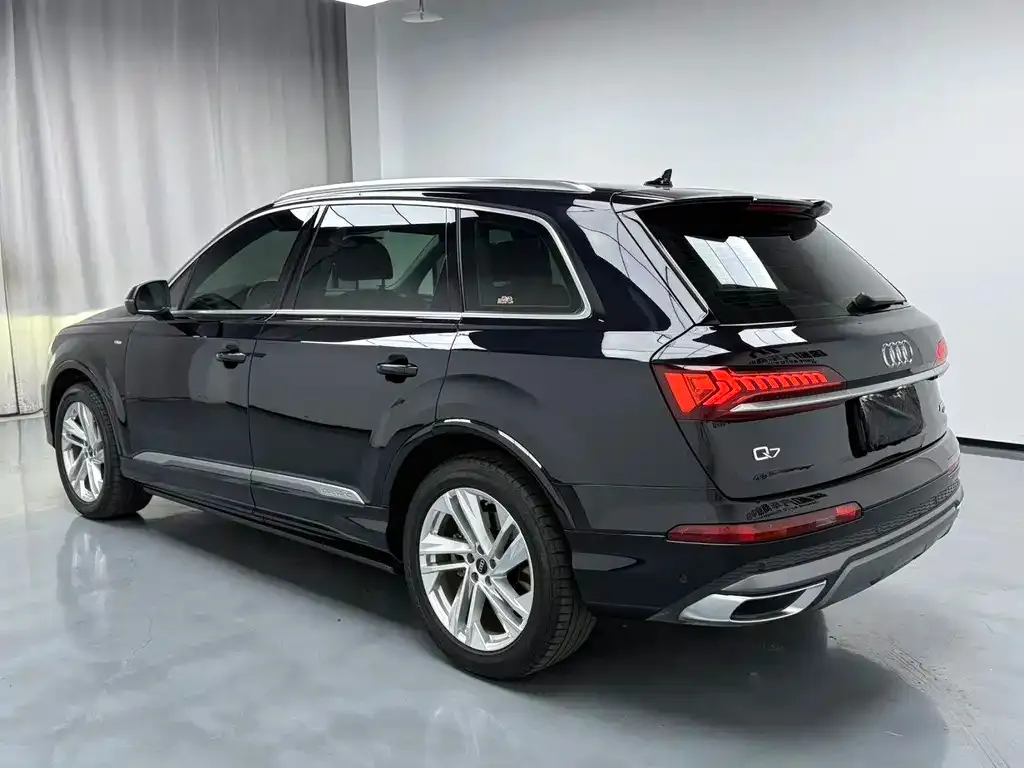 Audi Q7 — фото 4