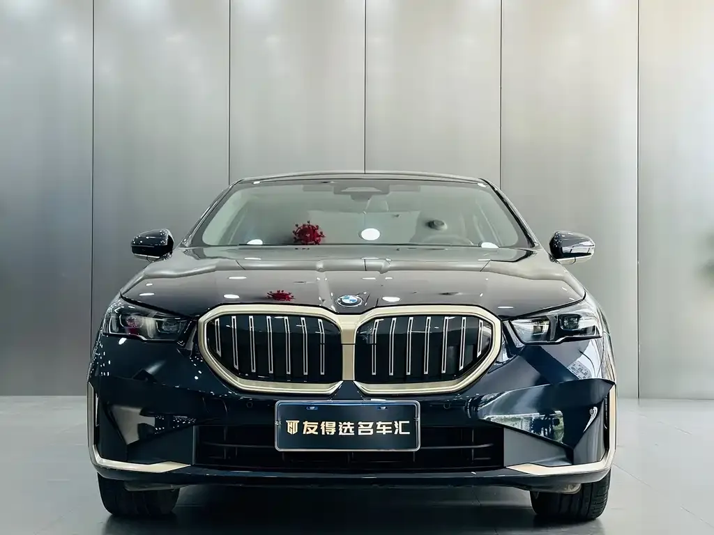 BMW 5 Series — фото 10