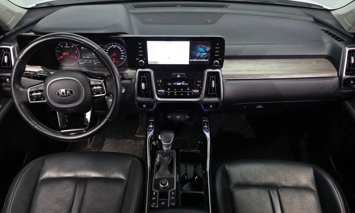 Kia Sorento — фото 7