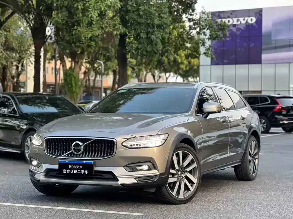 Volvo V90 — фото 1