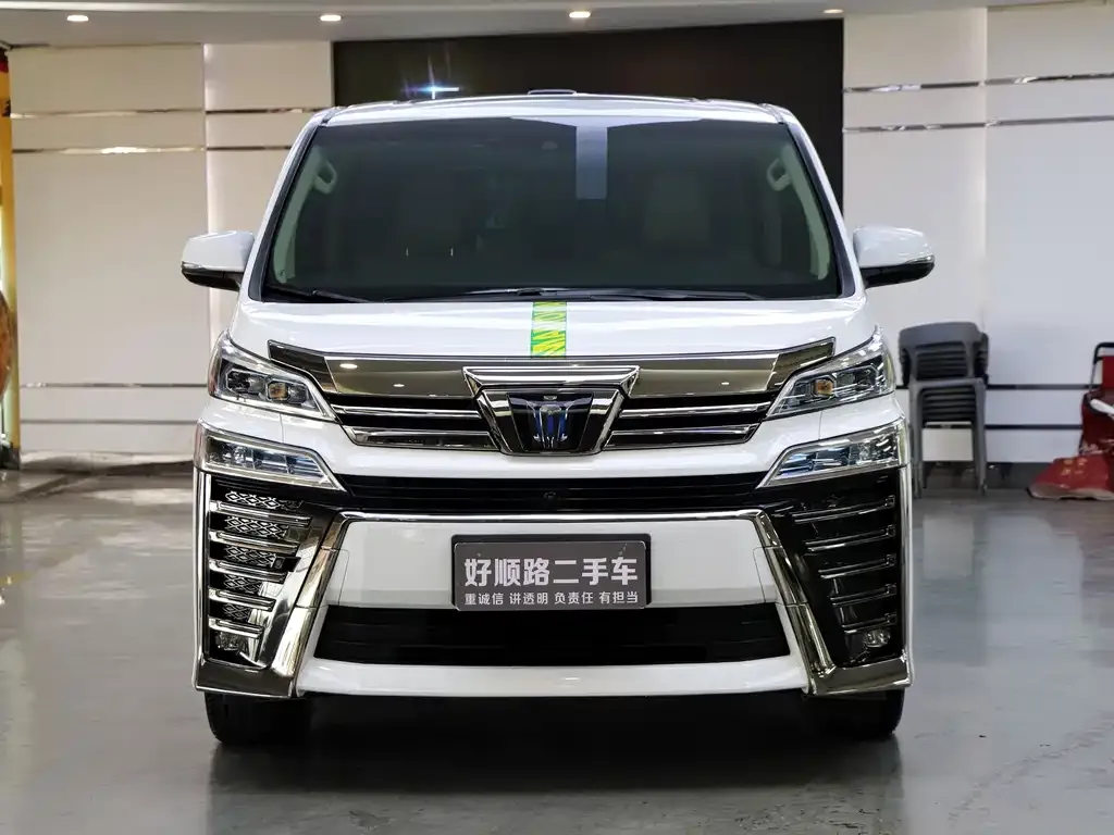 Toyota Vellfire — фото 7