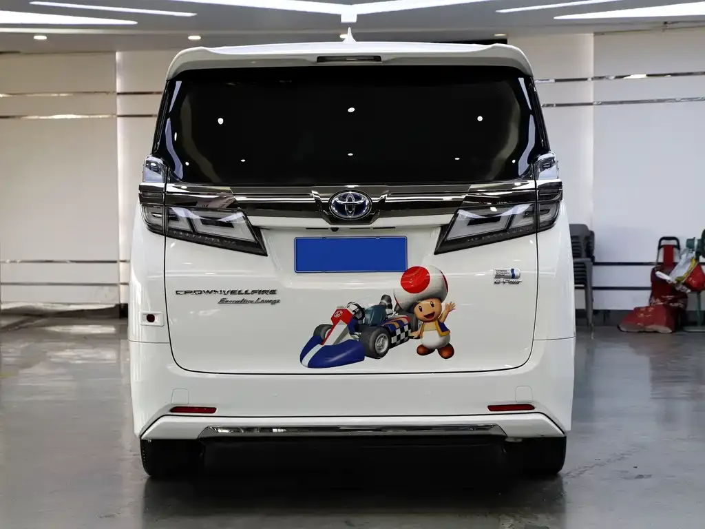 Toyota Vellfire — фото 10