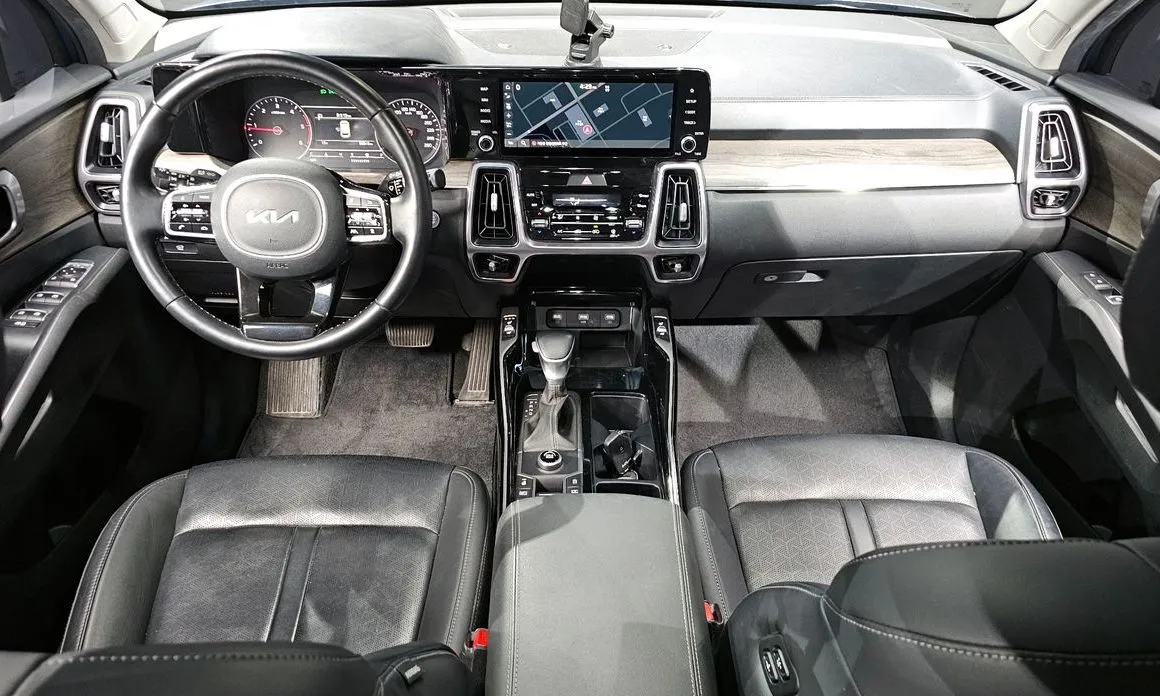 Kia Sorento — фото 7