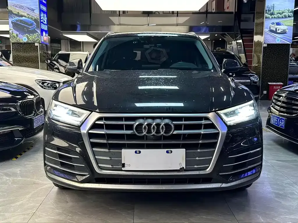 Audi Q5L — фото 3