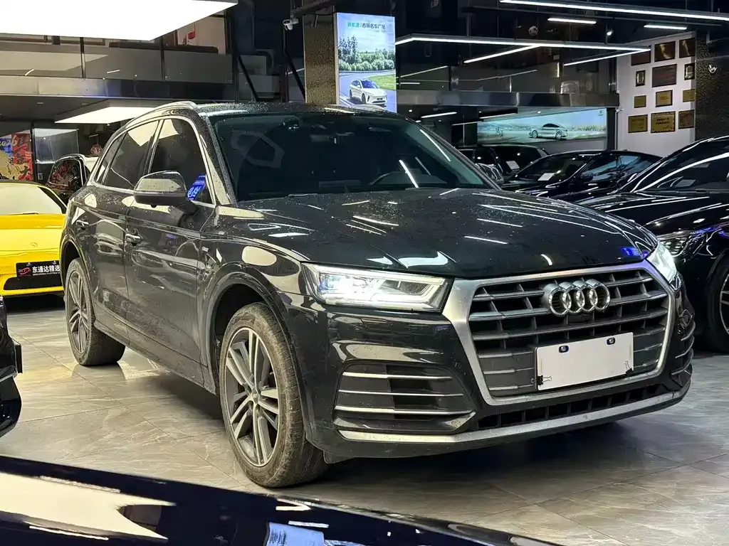 Audi Q5L — фото 7