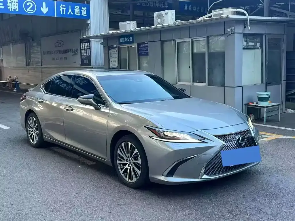 Lexus ES — фото 8