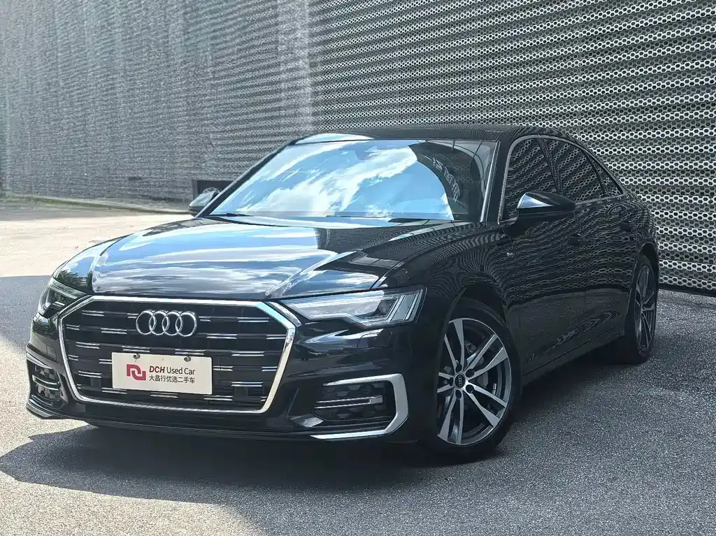 Audi A6L — фото 1