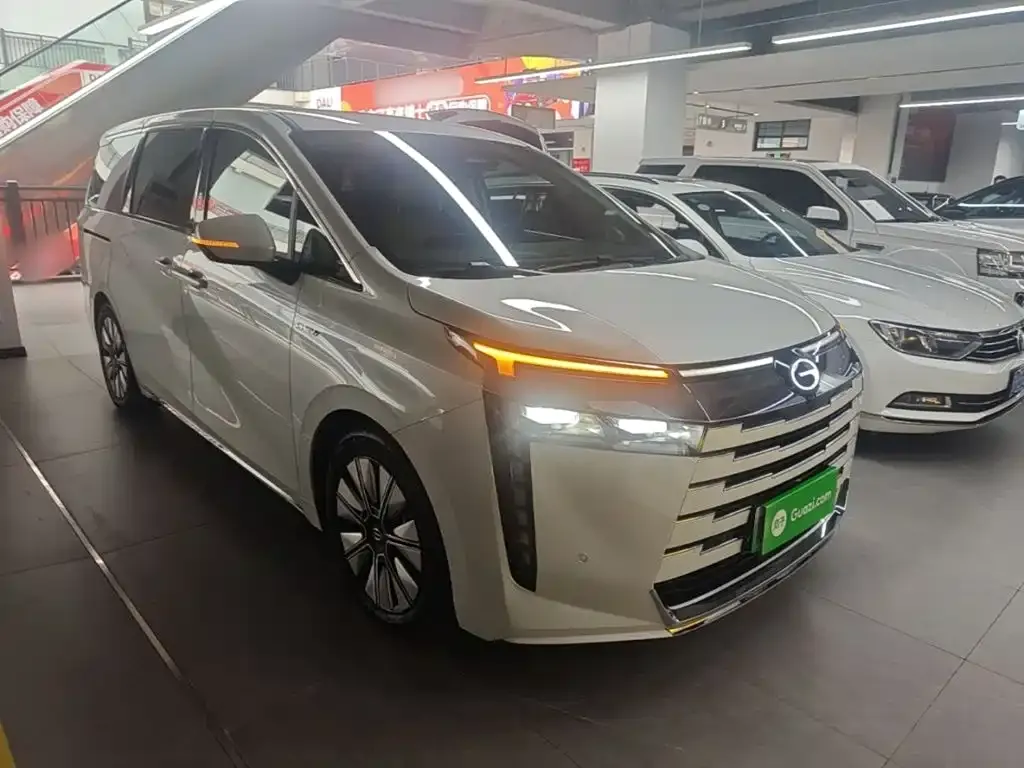 GAC Motor 传祺E8 PHEV — фото 7