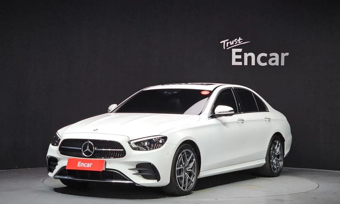 Mercedes-Benz E-Class — фото 1