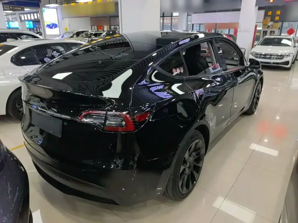 Tesla Model Y — фото 3