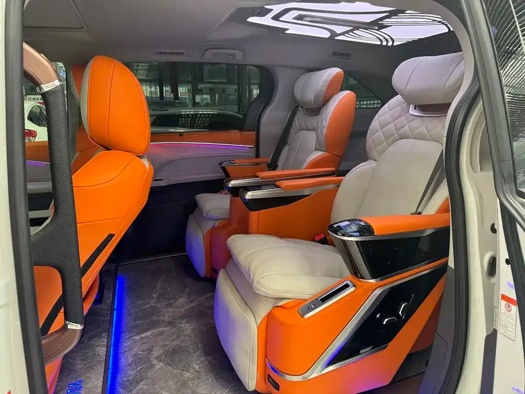 Toyota Granvia — фото 5