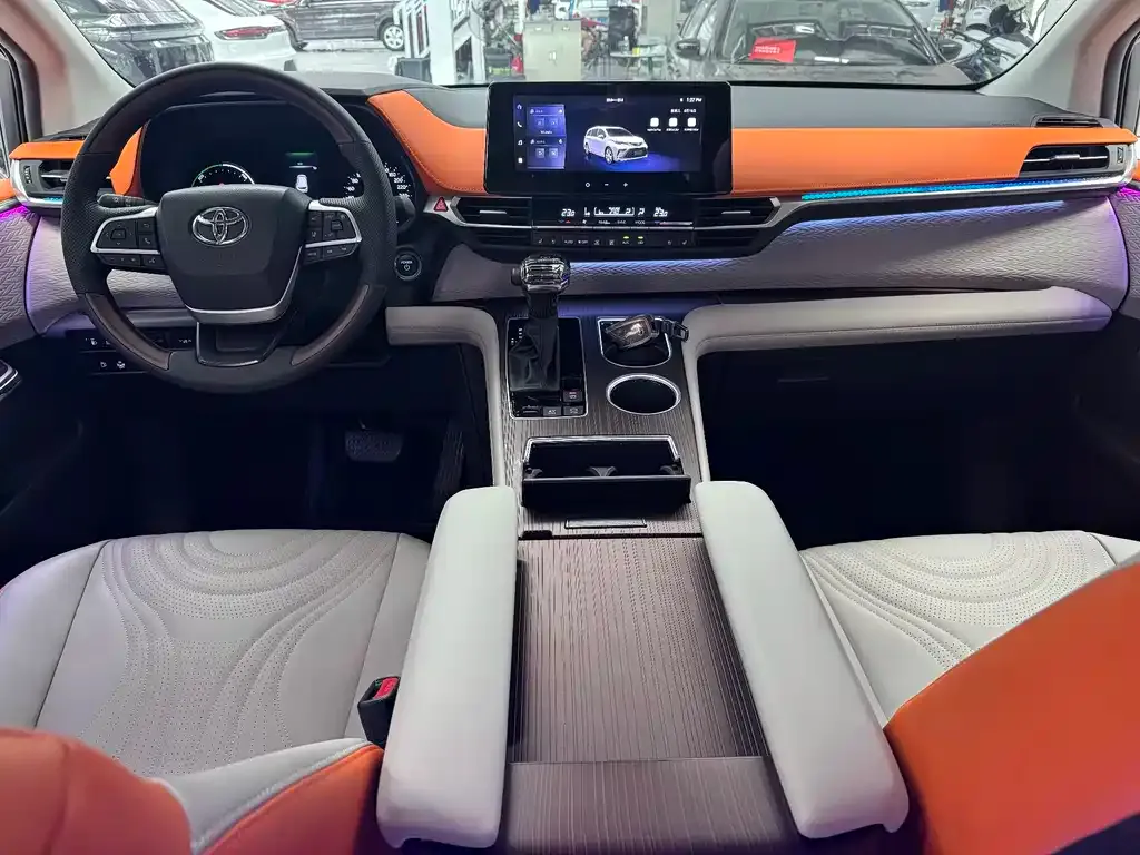 Toyota Granvia — фото 9