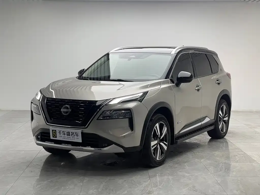 Nissan X-Trail — фото 1