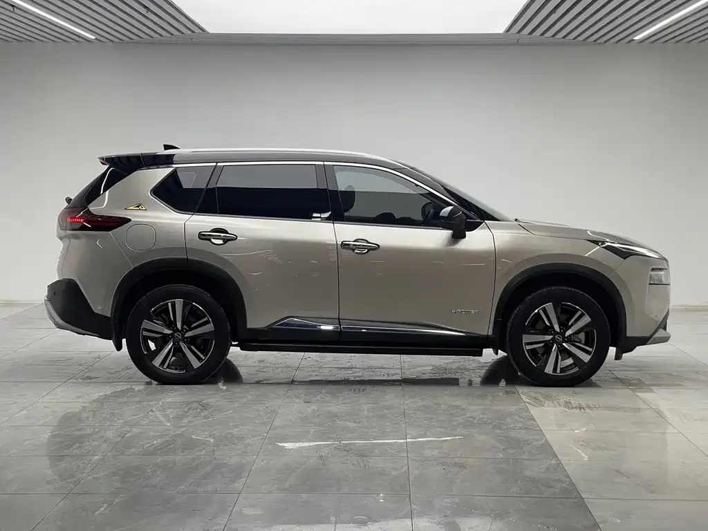 Nissan X-Trail — фото 10