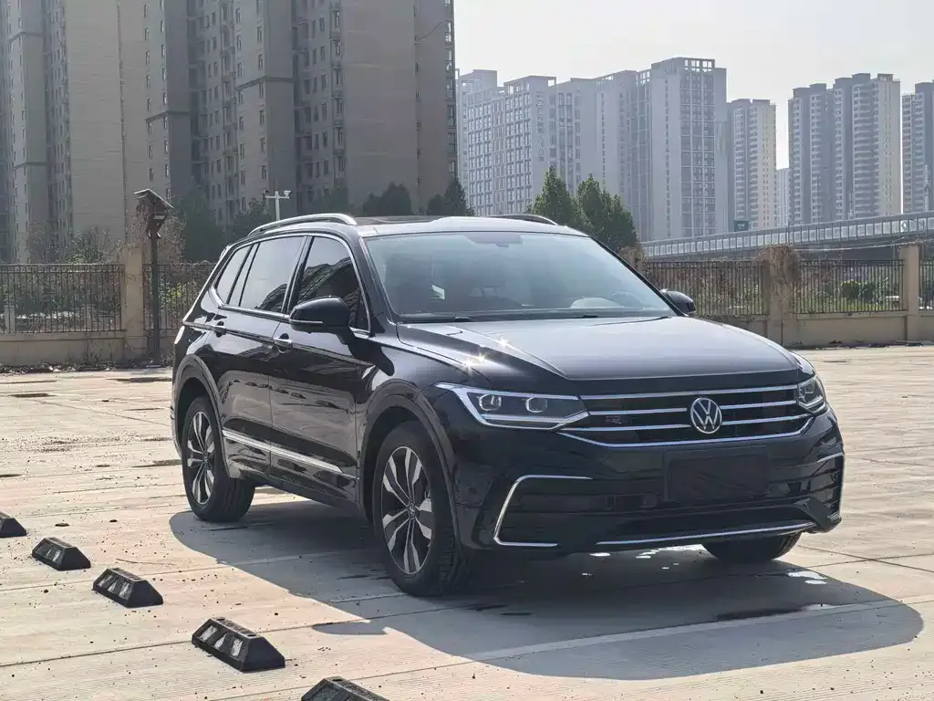Volkswagen Tiguan L — фото 5