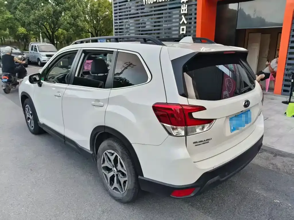 Subaru Forester — фото 5