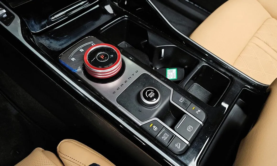 Kia Sorento — фото 6