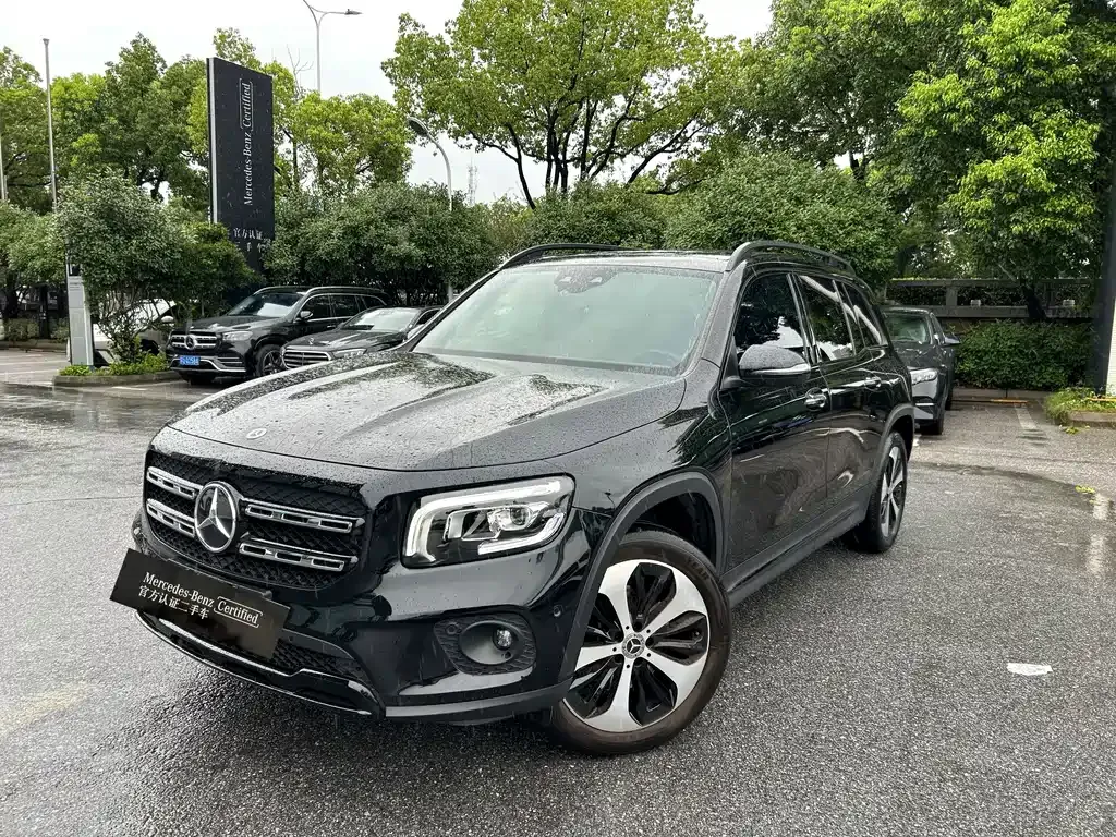 Mercedes-Benz GLB — фото 1
