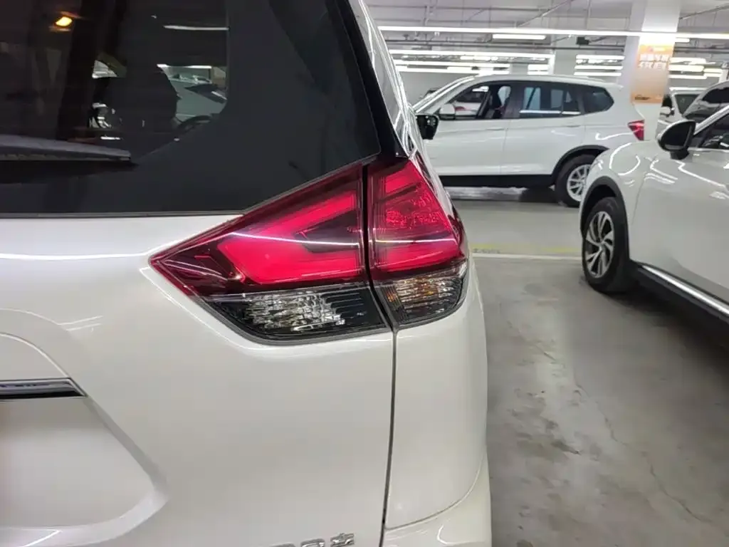 Nissan X-Trail — фото 2