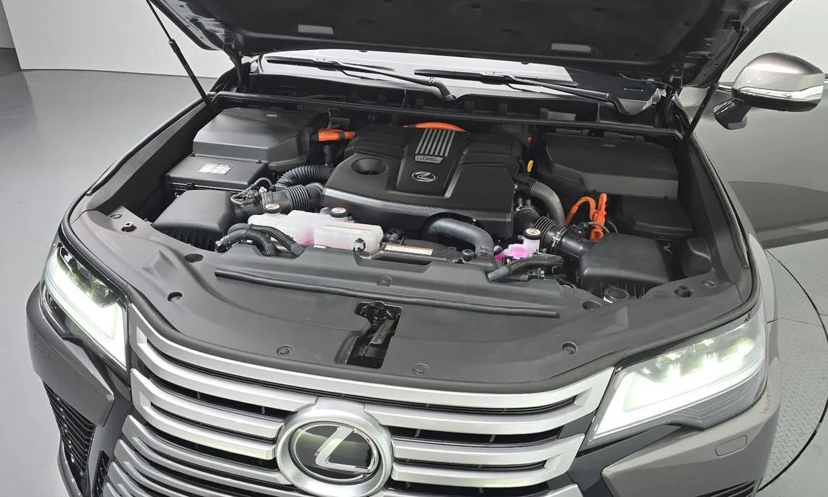 Lexus LX — фото 10