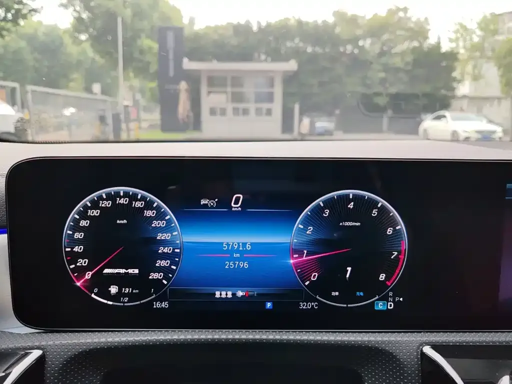 Mercedes-Benz CLA AMG — фото 4