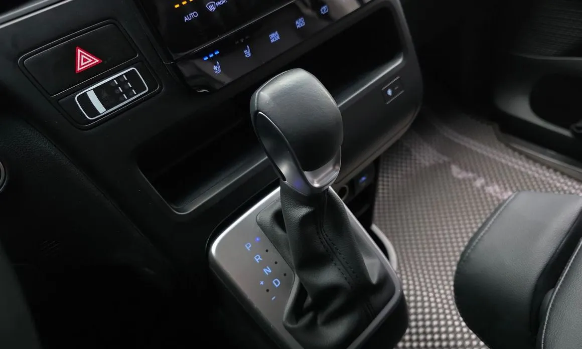 Hyundai Staria — фото 2