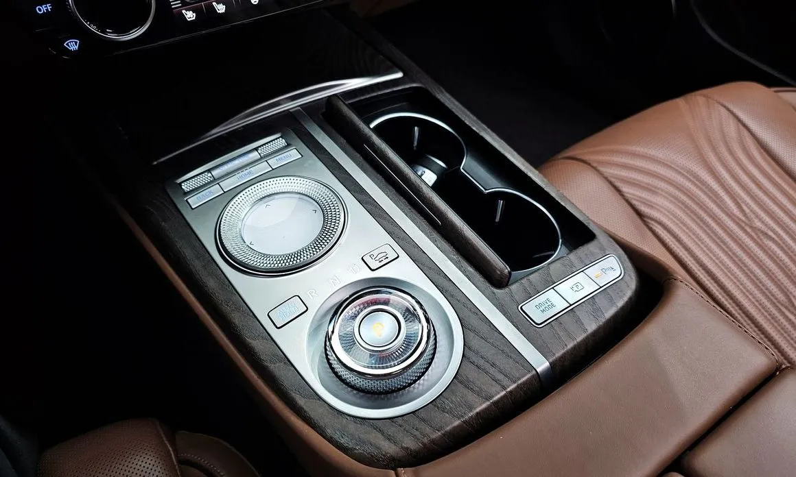 Genesis G80 — фото 10