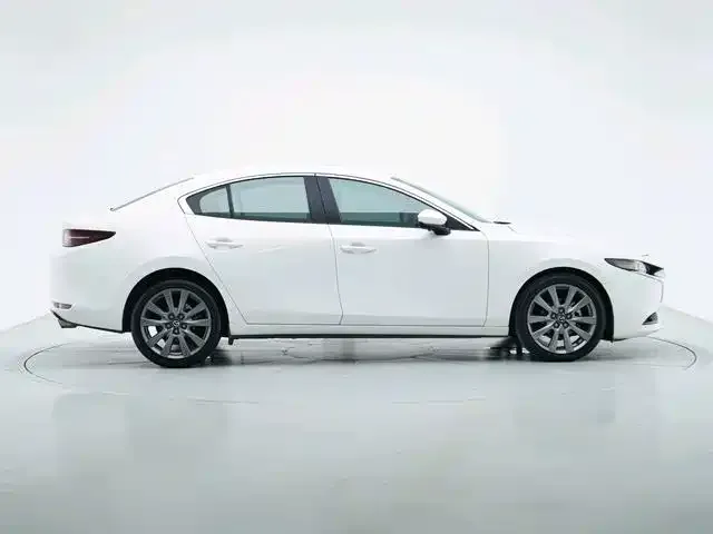 Mazda 3 Axela — фото 2