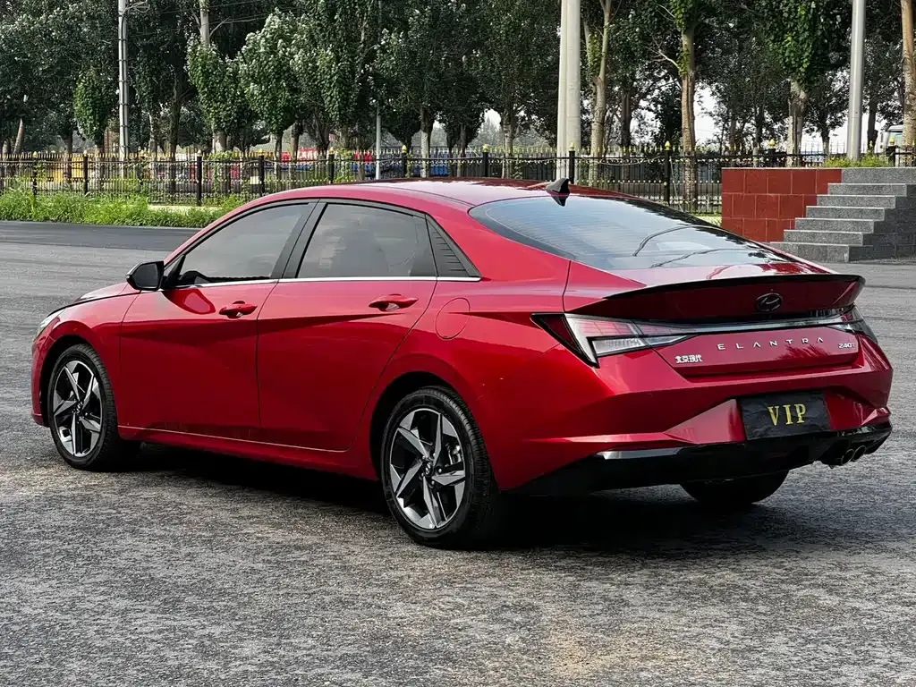Hyundai Elantra — фото 7