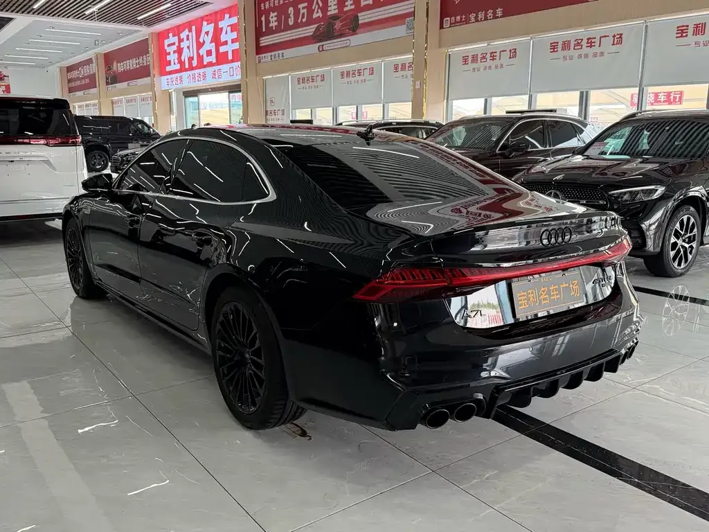 Audi A7L — фото 5