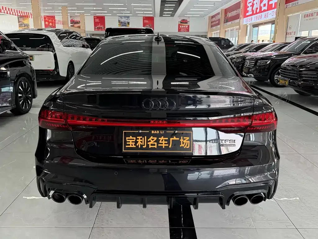 Audi A7L — фото 6