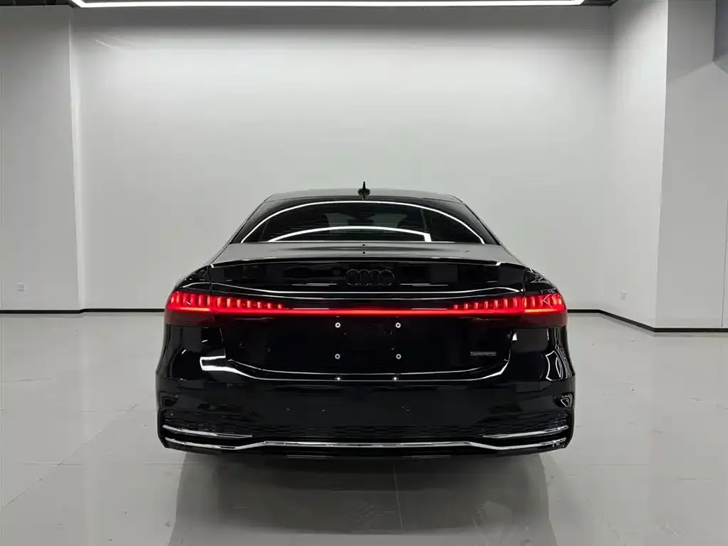 Audi A7L — фото 5