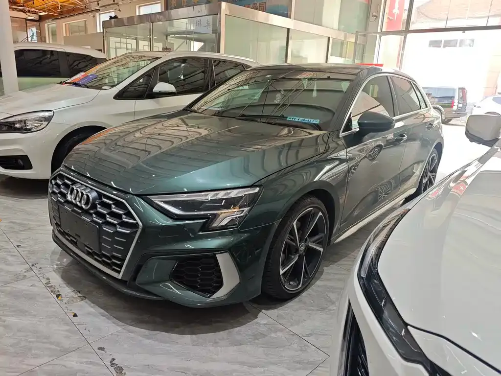 Audi A3 — фото 1