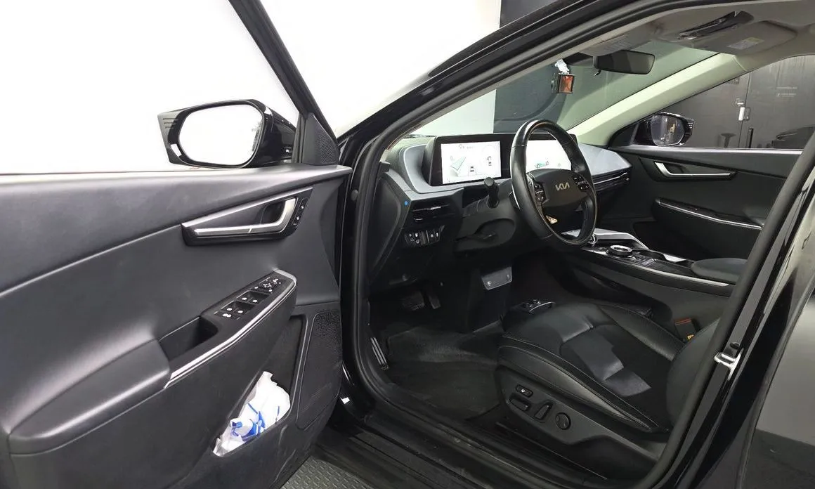Kia EV6 — фото 9