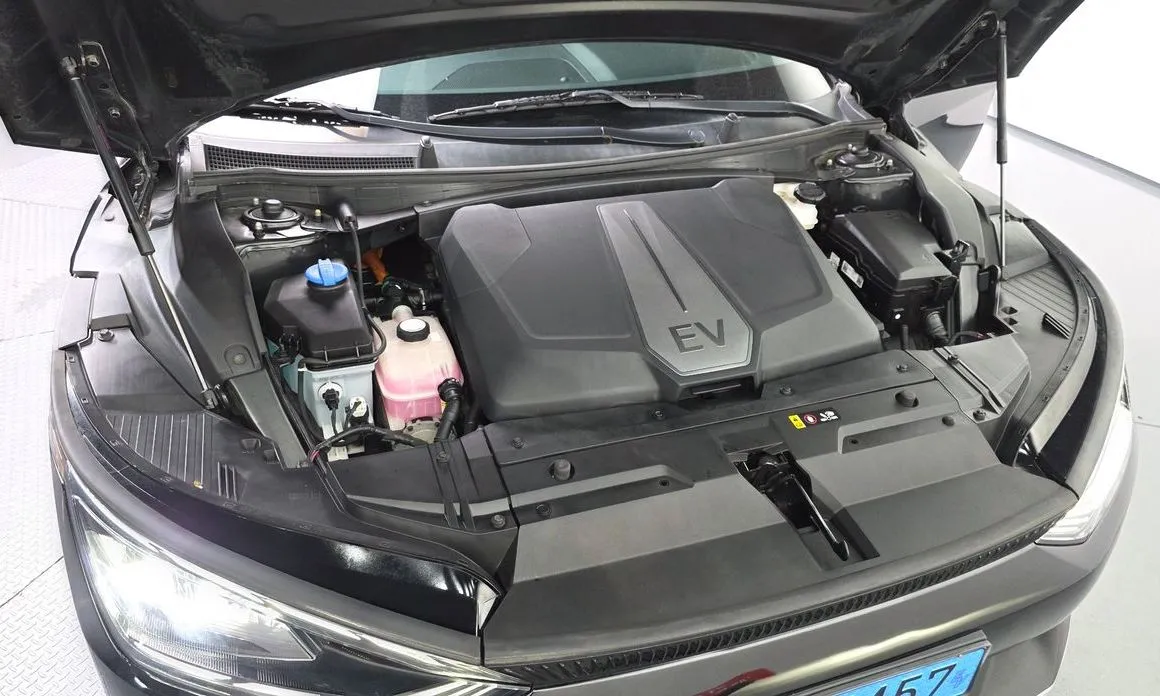 Kia EV6 — фото 8