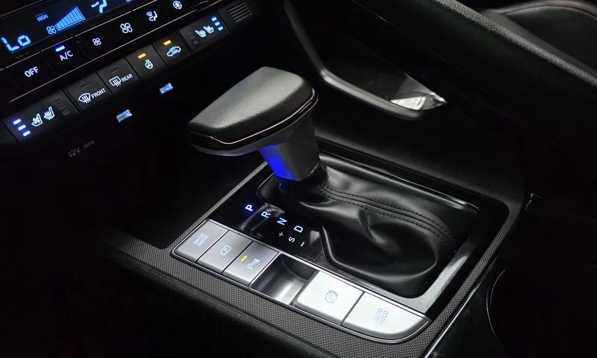 Hyundai AVANTE — фото 4