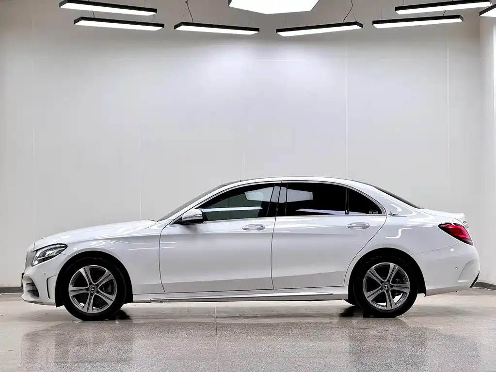 Mercedes-Benz C-Class — фото 10