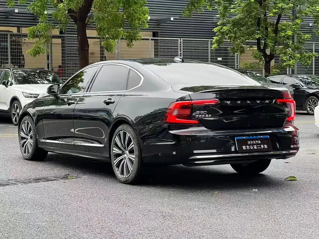 Volvo S90 — фото 10