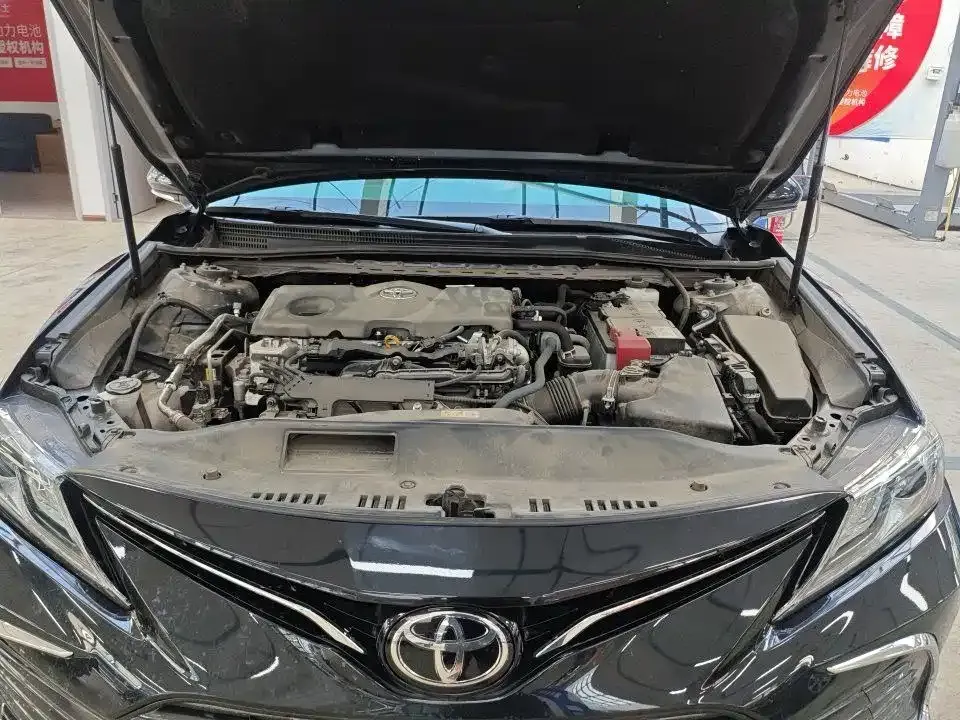 Toyota Camry — фото 9