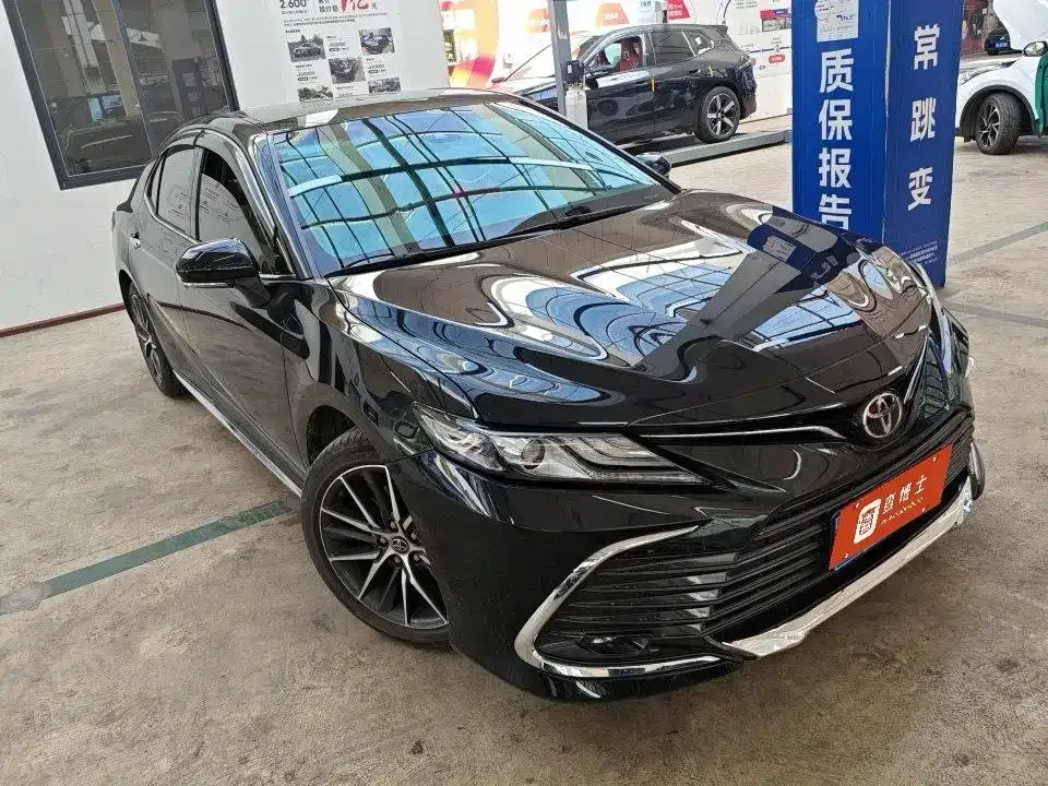 Toyota Camry — фото 6