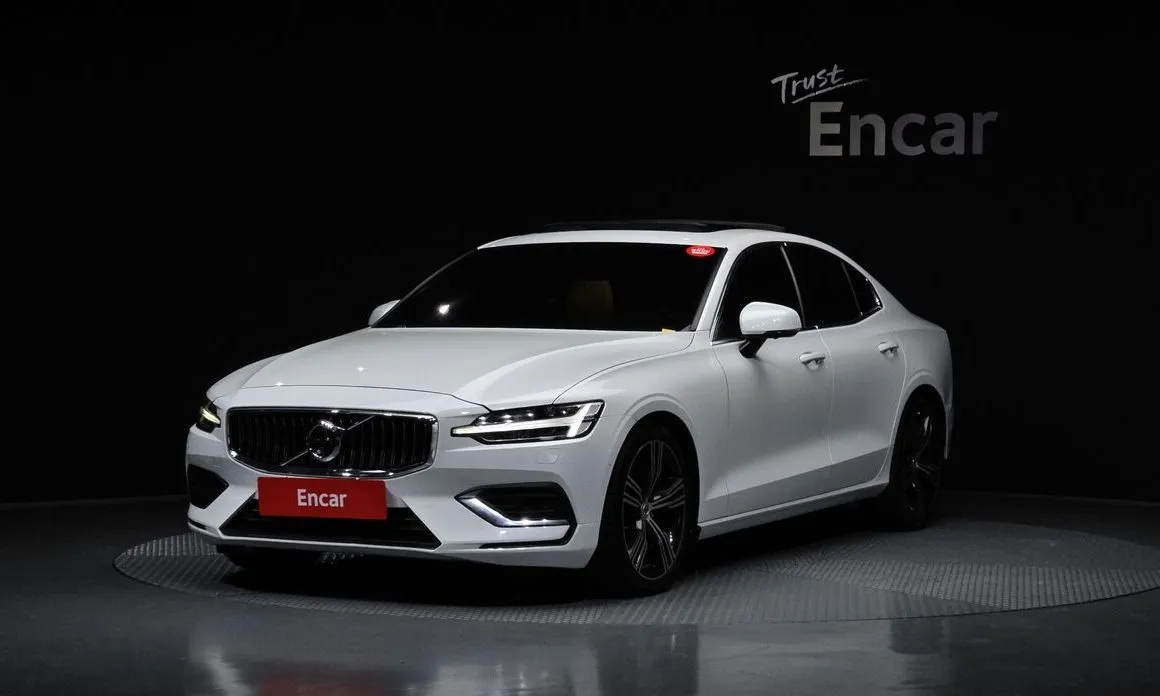 Volvo S60 — фото 1