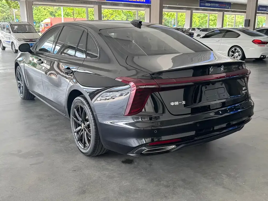 Hongqi H5 — фото 2