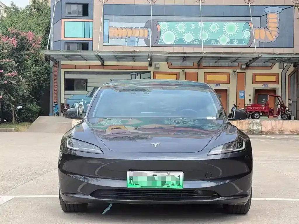 Tesla Model 3 — фото 8