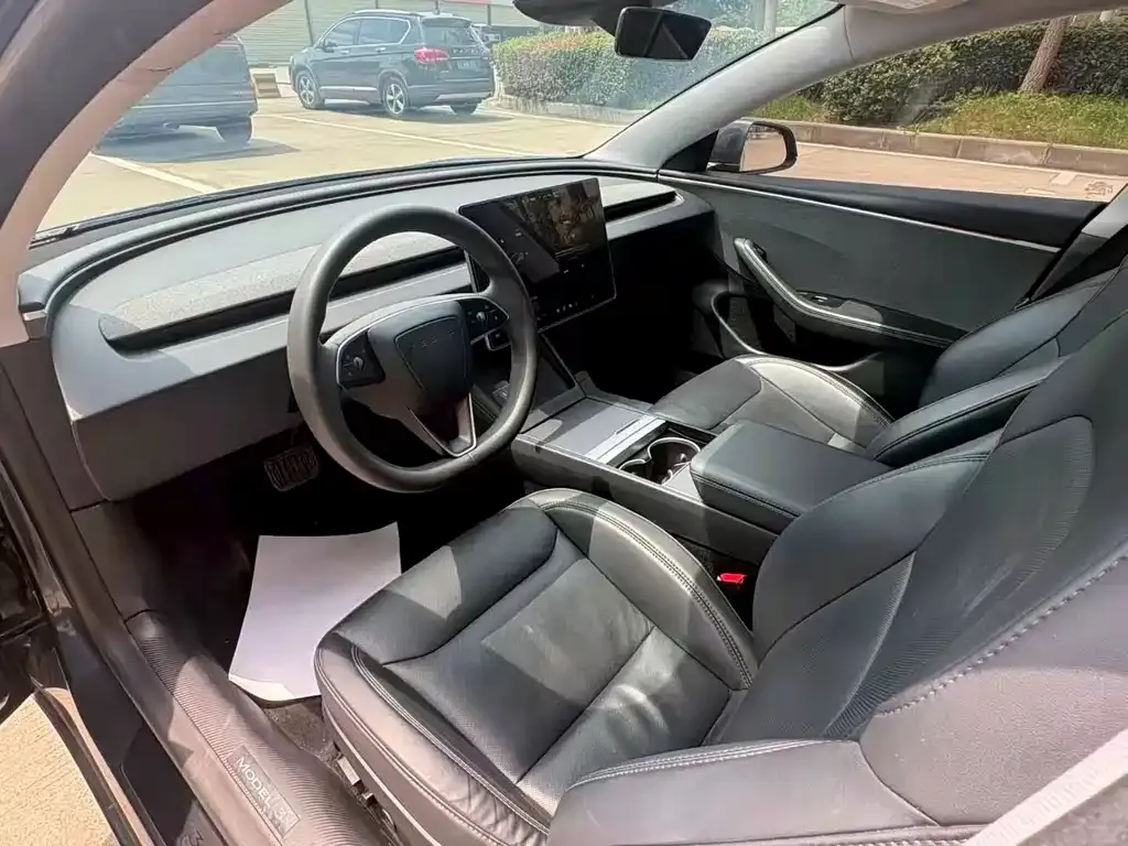Tesla Model 3 — фото 3