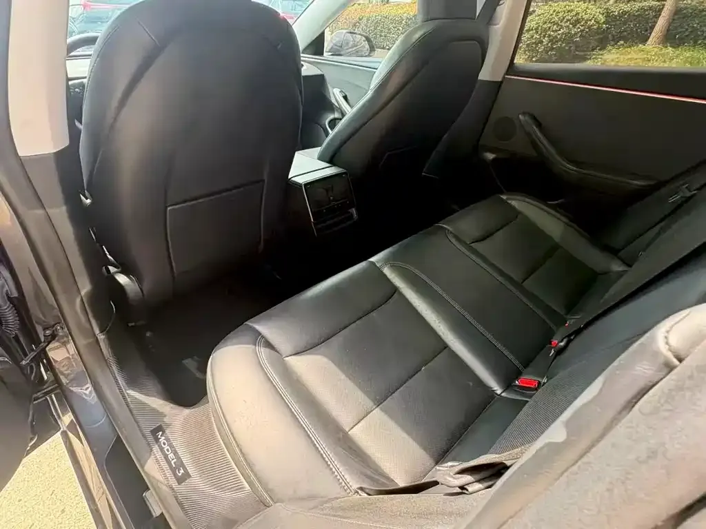 Tesla Model 3 — фото 4