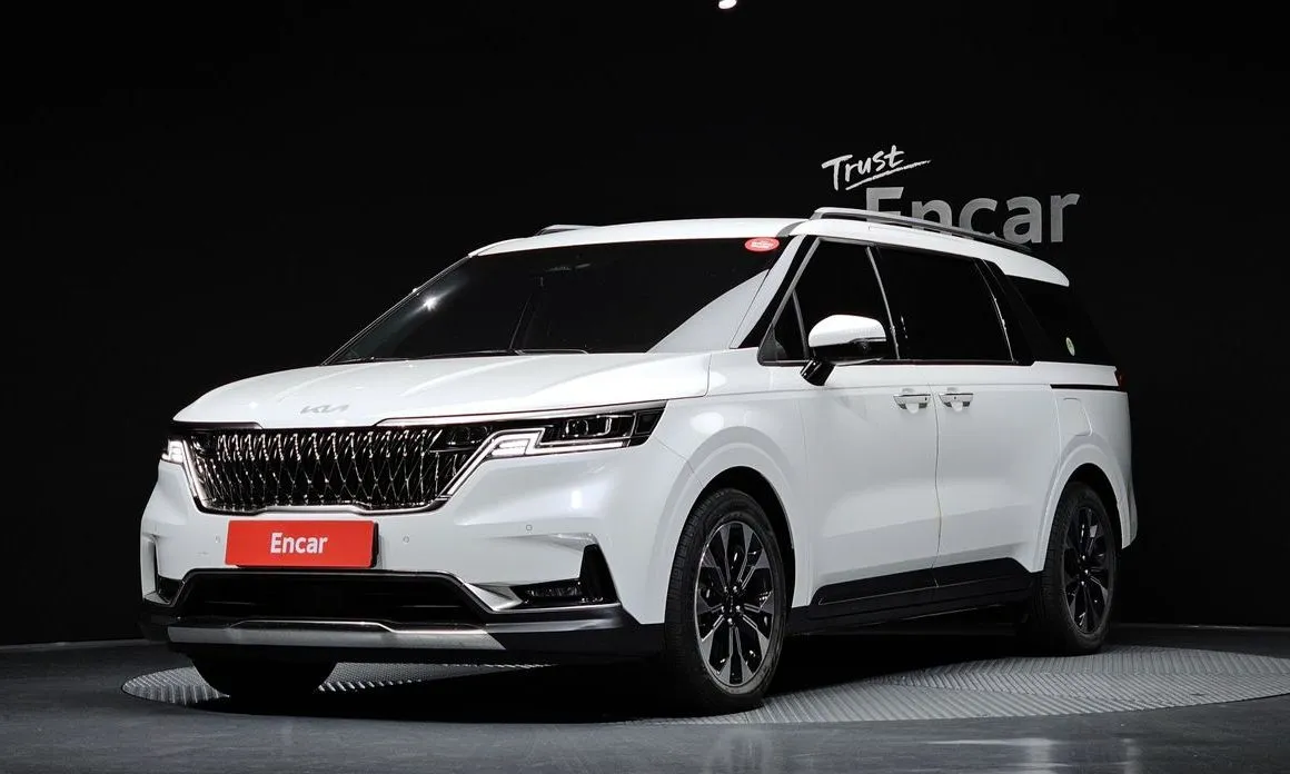 Kia Carnival — фото 1